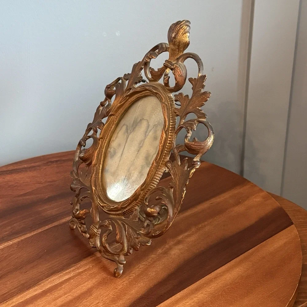 Vintage‎ Ornate Brass Picture Frame Baroque Rococo Easel Vanity Frame 5x7